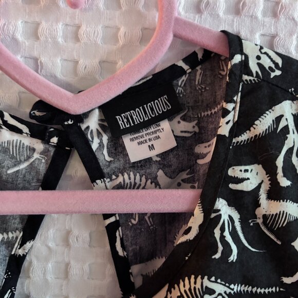 Retrolicious black and white dinosaur bone print dress size Medium - Picture 3 of 3